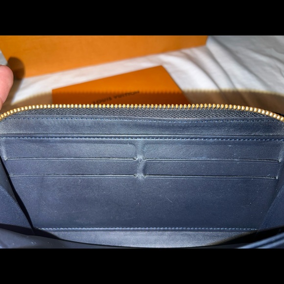 Louis Vuitton zippy wallet - Picture 14 of 16